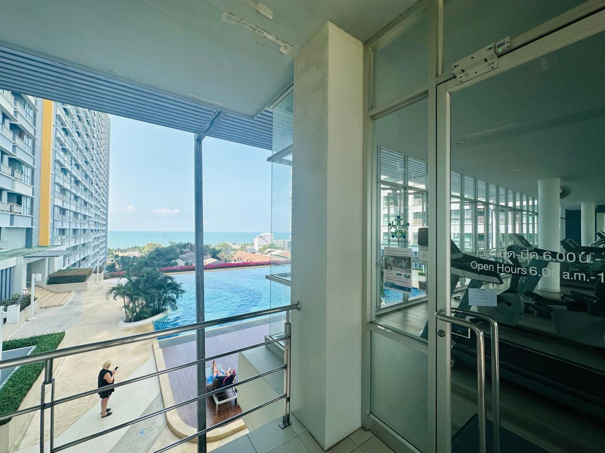 Seaview Beach Room Lumpini-Pool And Gym Face To Ocean Jomtien Exterior foto