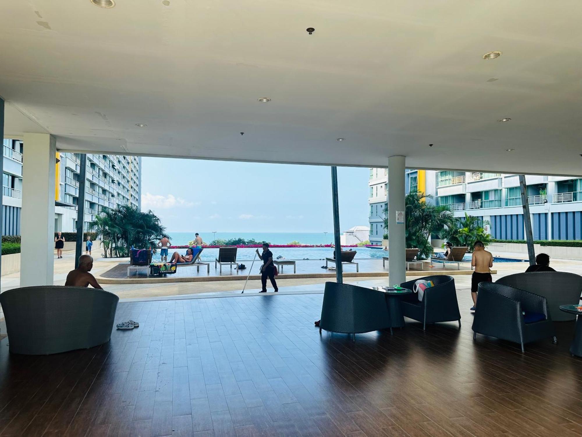 Seaview Beach Room Lumpini-Pool And Gym Face To Ocean Jomtien Exterior foto