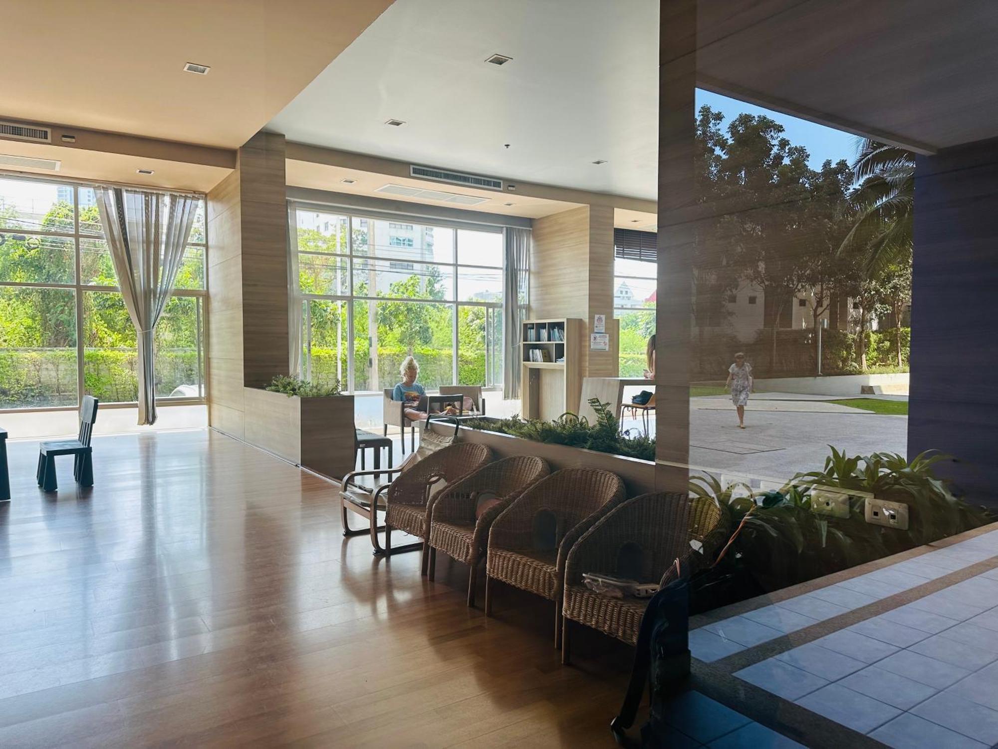 Seaview Beach Room Lumpini-Pool And Gym Face To Ocean Jomtien Exterior foto