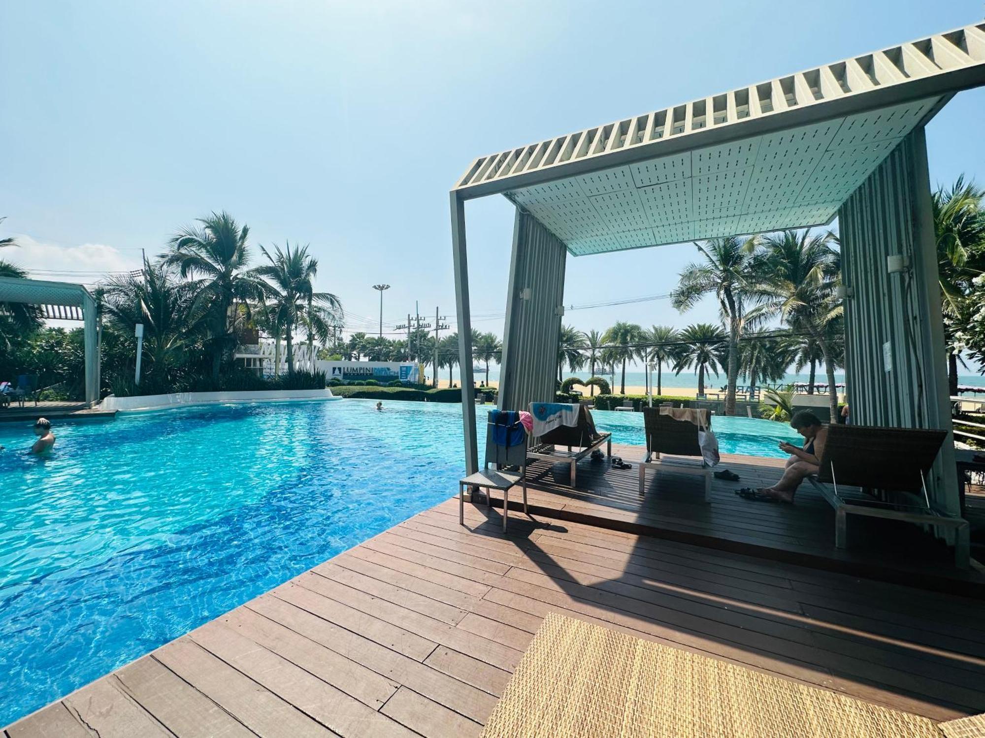 Seaview Beach Room Lumpini-Pool And Gym Face To Ocean Jomtien Exterior foto