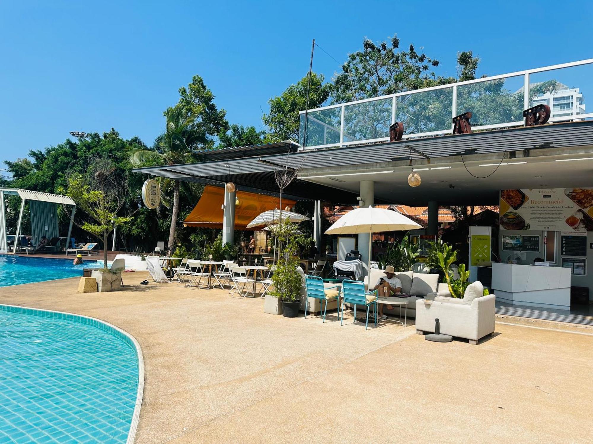 Seaview Beach Room Lumpini-Pool And Gym Face To Ocean Jomtien Exterior foto